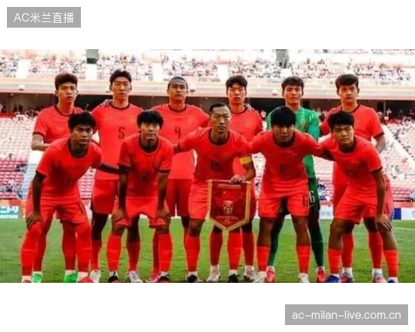 中国男足“拿牌大战”再现！门将两扑点，对手一年内第二次栽在同一个人手里——足球传奇的“逆袭之夜”